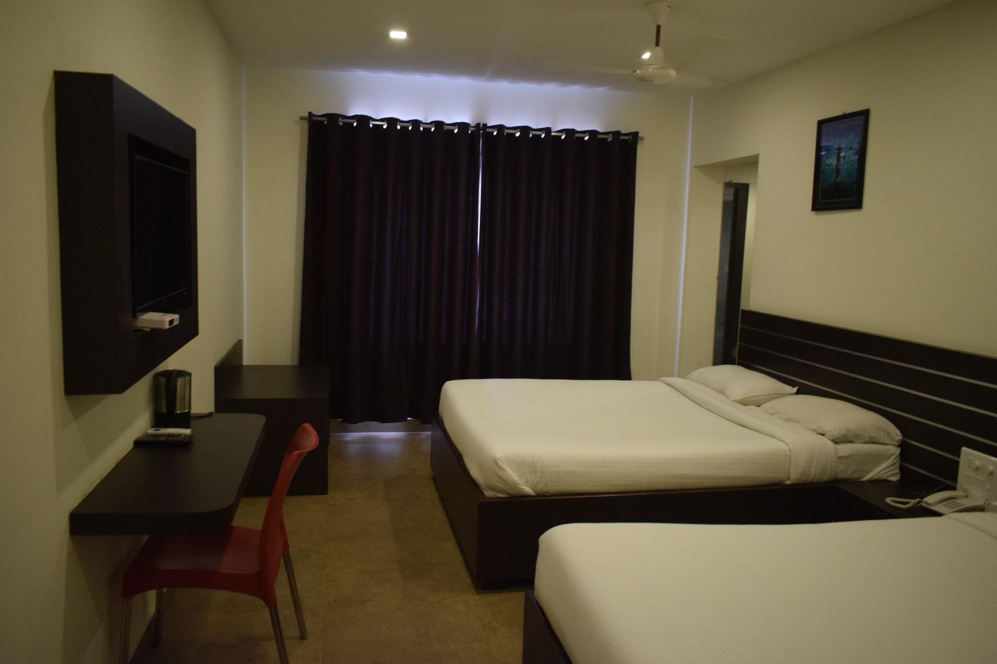 Hotel Sumith Palace Pondicherry Exterior photo