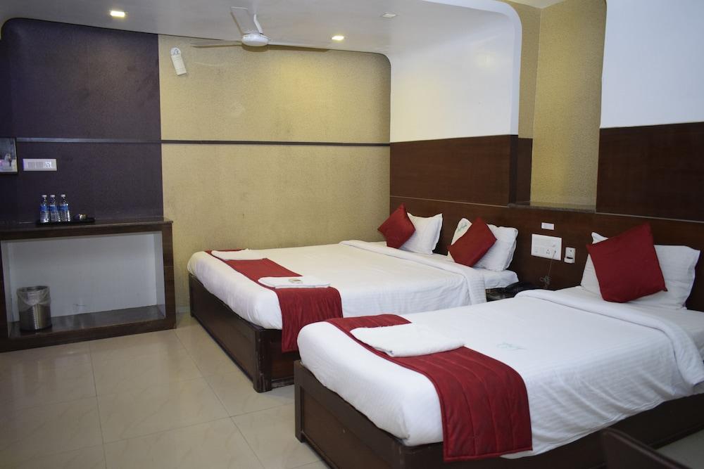 Hotel Sumith Palace Pondicherry Exterior photo