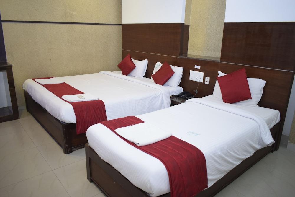 Hotel Sumith Palace Pondicherry Exterior photo