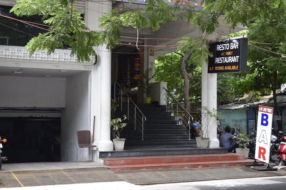 Hotel Sumith Palace Pondicherry Exterior photo