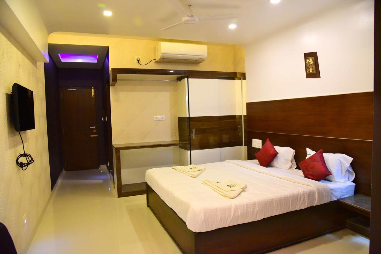 Hotel Sumith Palace Pondicherry Exterior photo